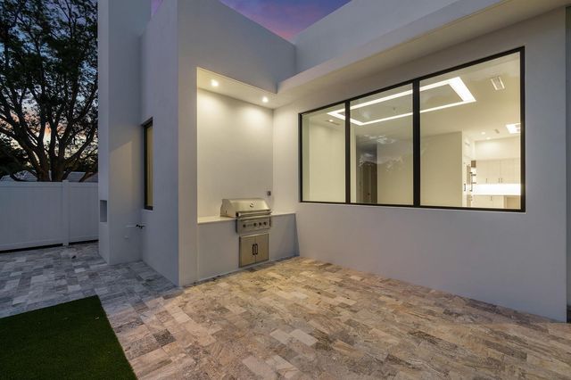 10 Coconut Road, Delray Beach, FL 33444