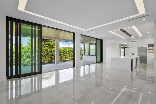 10 Coconut Road, Delray Beach, FL 33444