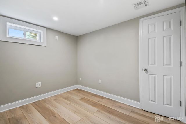 16 Venus Road, South Amboy, NJ 08879