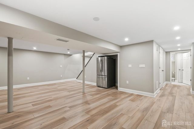 16 Venus Road, South Amboy, NJ 08879