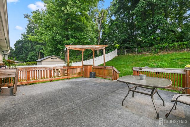 16 Venus Road, South Amboy, NJ 08879