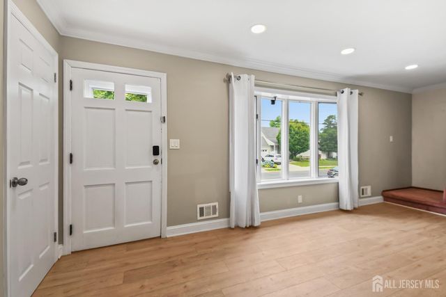 16 Venus Road, South Amboy, NJ 08879