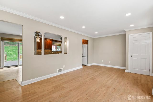 16 Venus Road, South Amboy, NJ 08879