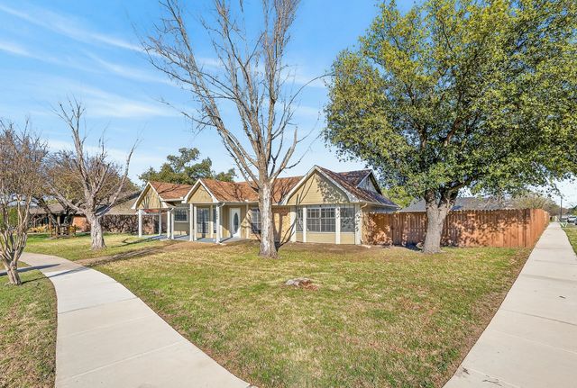 1889 TREE CREST Drive, Lewisville, TX 75077