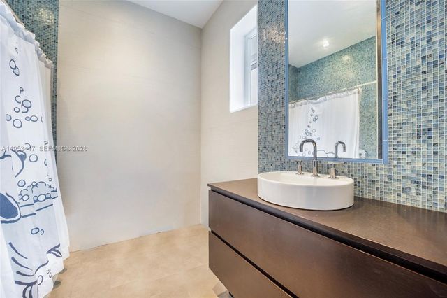 6900 Barquera Street, Coral Gables, FL 33146