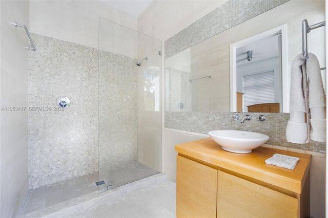 6900 Barquera Street, Coral Gables, FL 33146