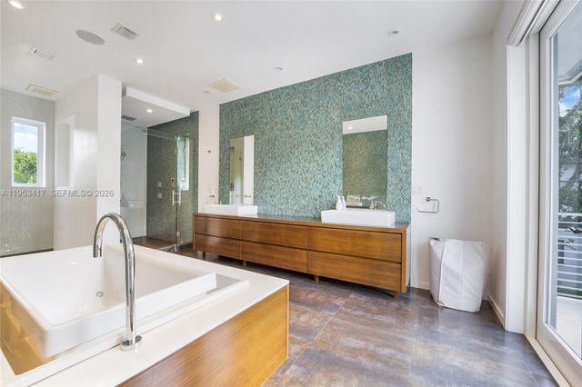 6900 Barquera Street, Coral Gables, FL 33146