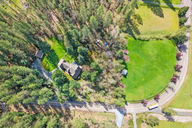 221 Hidden Valley Lane, Rogue River, OR 97537