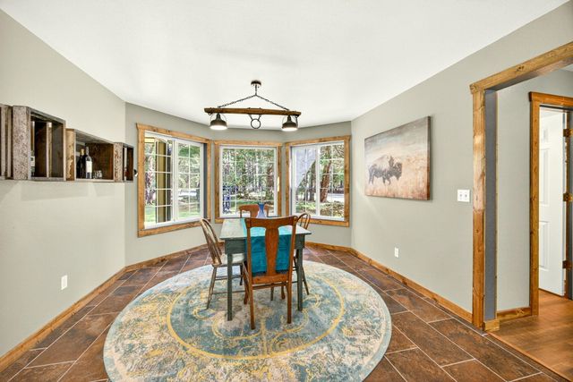221 Hidden Valley Lane, Rogue River, OR 97537