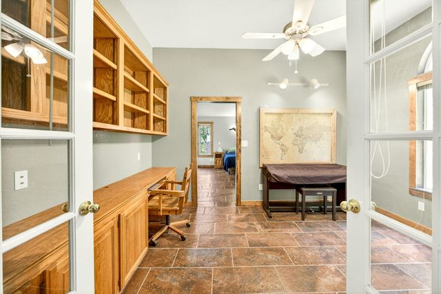 221 Hidden Valley Lane, Rogue River, OR 97537