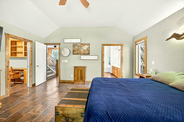221 Hidden Valley Lane, Rogue River, OR 97537