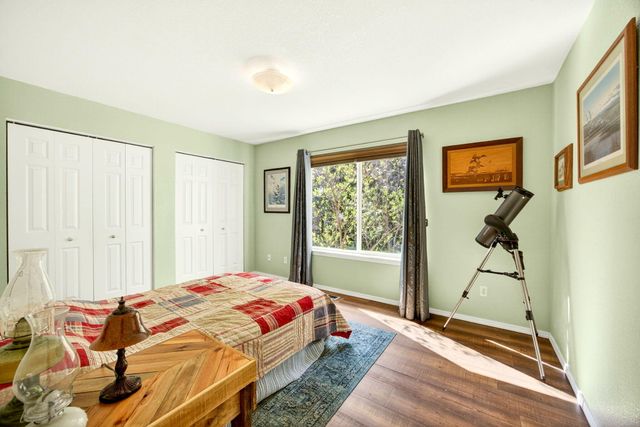 221 Hidden Valley Lane, Rogue River, OR 97537