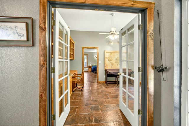 221 Hidden Valley Lane, Rogue River, OR 97537