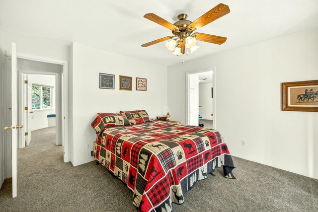 221 Hidden Valley Lane, Rogue River, OR 97537