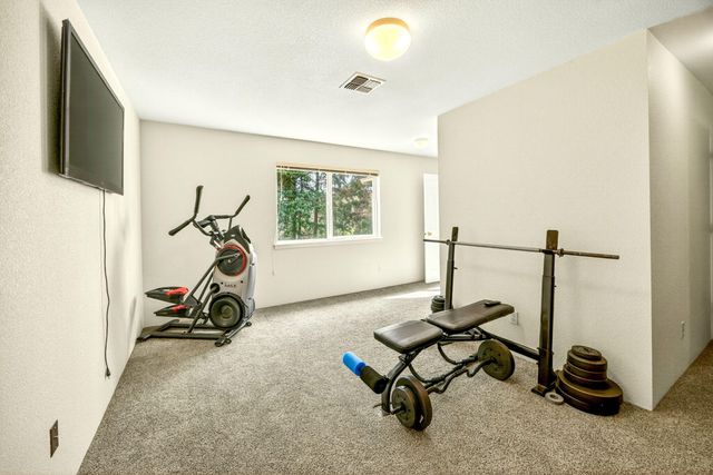 221 Hidden Valley Lane, Rogue River, OR 97537