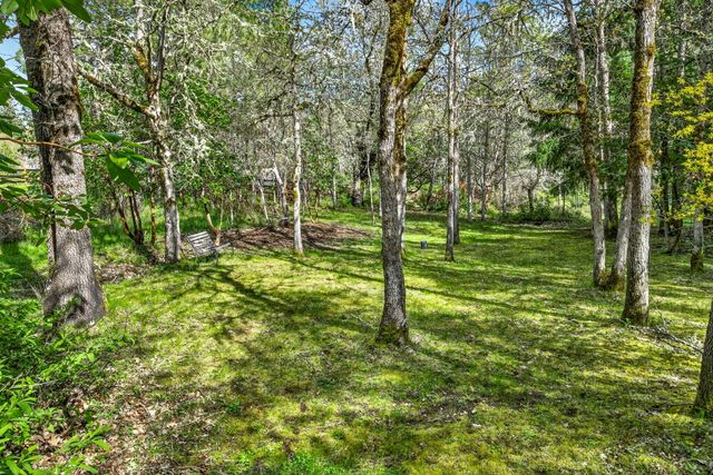 221 Hidden Valley Lane, Rogue River, OR 97537