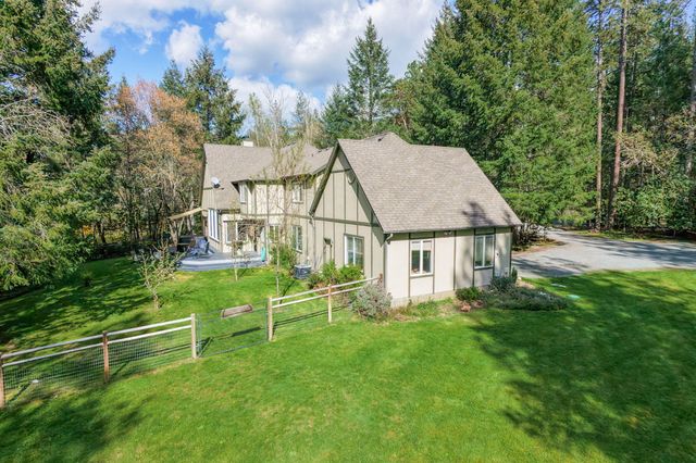 221 Hidden Valley Lane, Rogue River, OR 97537