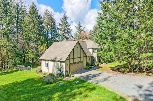 221 Hidden Valley Lane, Rogue River, OR 97537