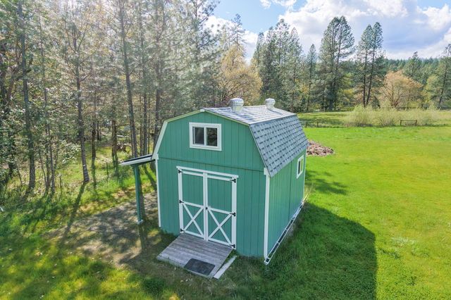221 Hidden Valley Lane, Rogue River, OR 97537