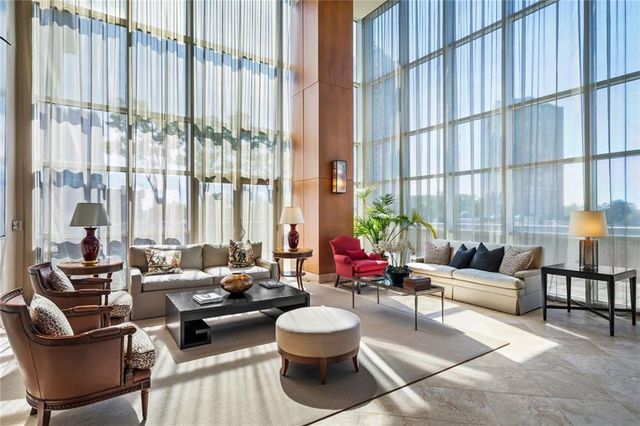 2881 Peachtree Road NE 802, Atlanta, GA 30305