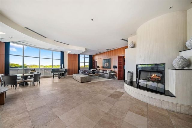 2881 Peachtree Road NE 802, Atlanta, GA 30305