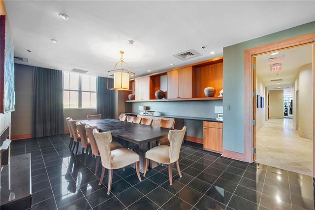 2881 Peachtree Road NE 802, Atlanta, GA 30305