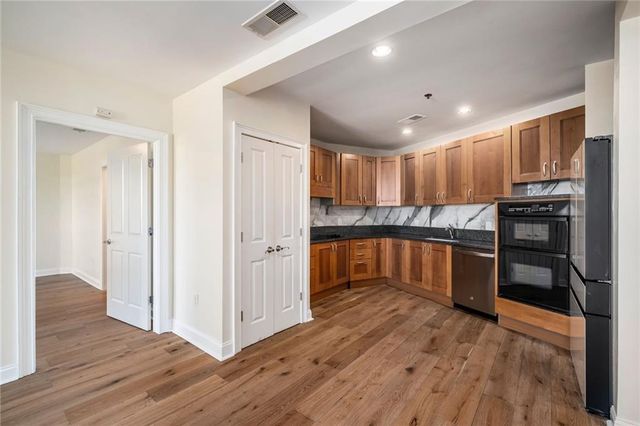 2881 Peachtree Road NE 802, Atlanta, GA 30305