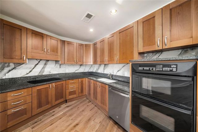 2881 Peachtree Road NE 802, Atlanta, GA 30305