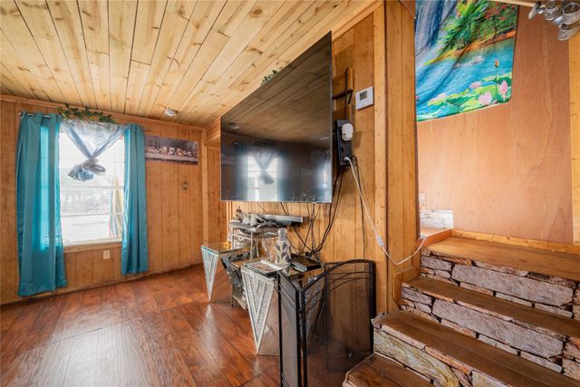 299 Mack Foster Street, Stowell, TX 77661