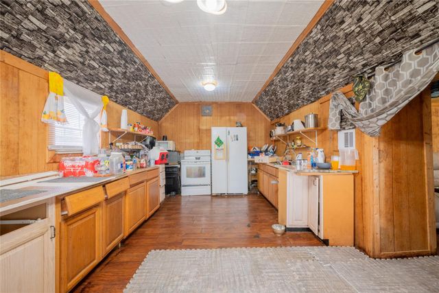 299 Mack Foster Street, Stowell, TX 77661