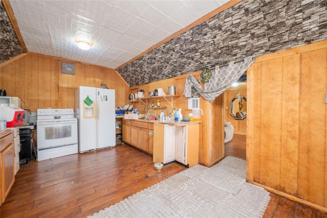 299 Mack Foster Street, Stowell, TX 77661