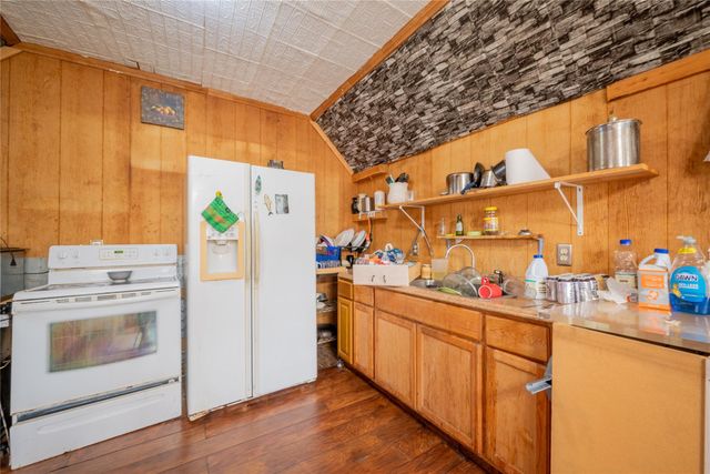 299 Mack Foster Street, Stowell, TX 77661