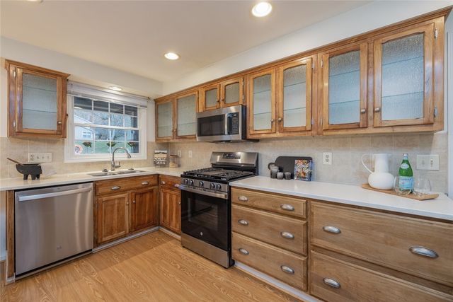 40 Windrush Valley Road, Perinton, NY 14450