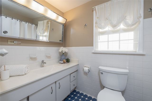 40 Windrush Valley Road, Perinton, NY 14450