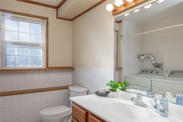 40 Windrush Valley Road, Perinton, NY 14450