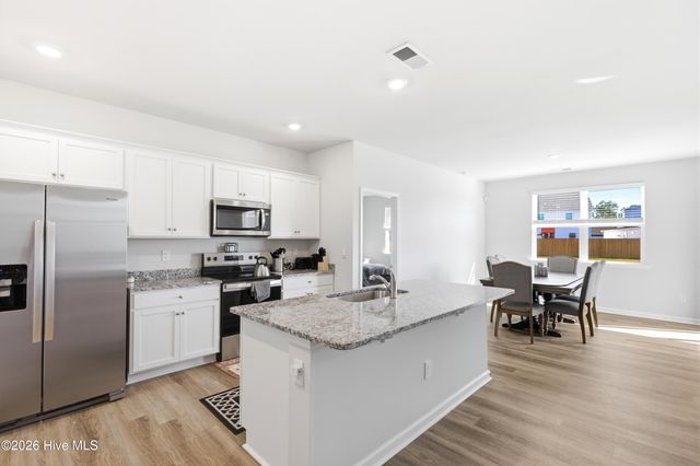 6960 Sasparilla Drive, Leland, NC 28451