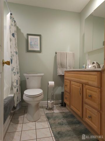 3 Sheffield Avenue, Monroe, NJ 08831