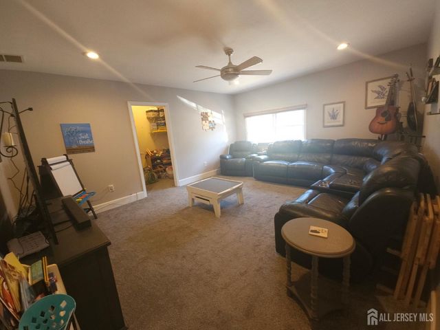 3 Sheffield Avenue, Monroe, NJ 08831