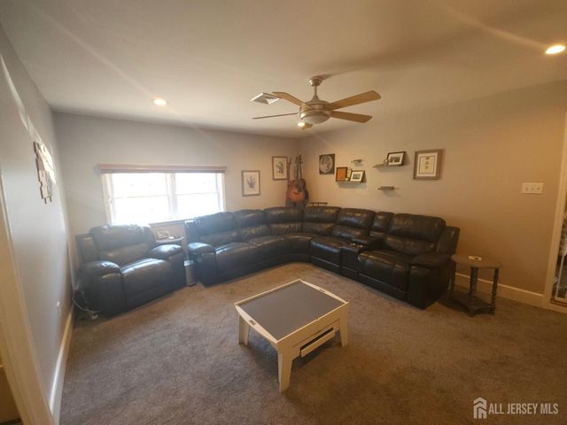 3 Sheffield Avenue, Monroe, NJ 08831