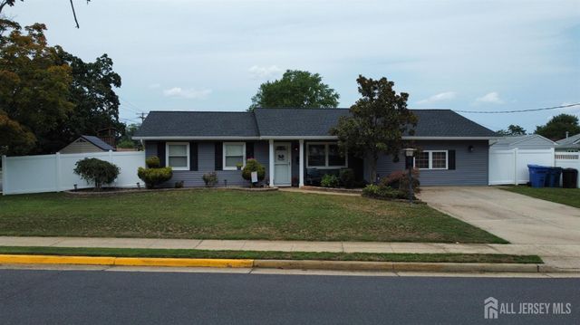 3 Sheffield Avenue, Monroe, NJ 08831
