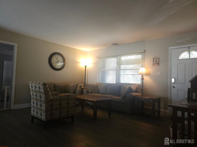 3 Sheffield Avenue, Monroe, NJ 08831