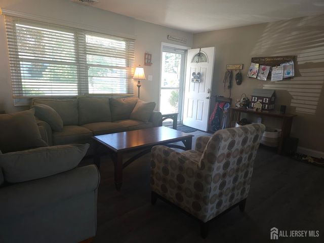 3 Sheffield Avenue, Monroe, NJ 08831