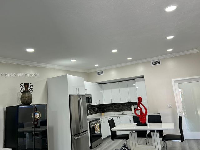 9922 SW 2nd St A, Miami, FL 33174