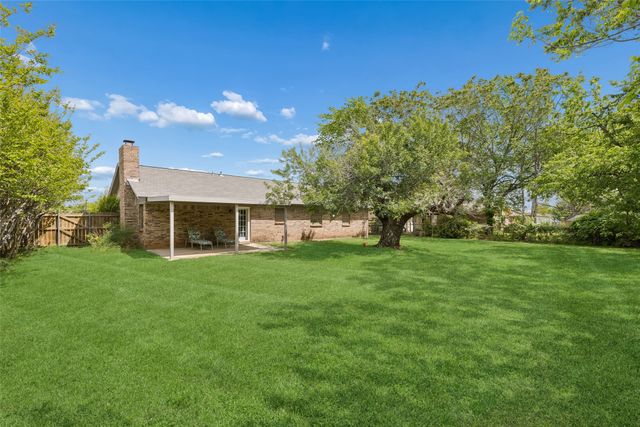 500 E Bovell Street, Crowley, TX 76036