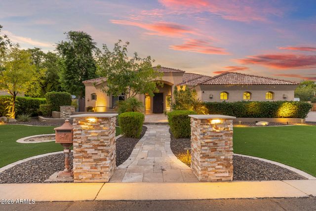 4744 W VILLA LINDA Drive, Glendale, AZ 85310