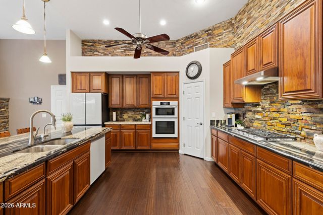 4744 W VILLA LINDA Drive, Glendale, AZ 85310
