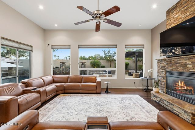 4744 W VILLA LINDA Drive, Glendale, AZ 85310