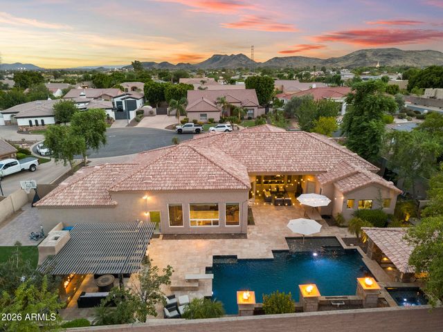 4744 W VILLA LINDA Drive, Glendale, AZ 85310