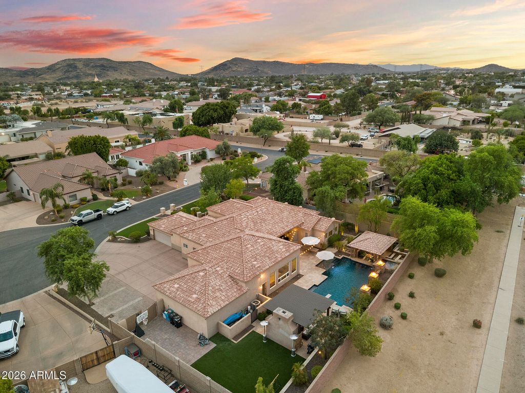 4744 W VILLA LINDA Drive, Glendale, AZ 85310 — photo 2