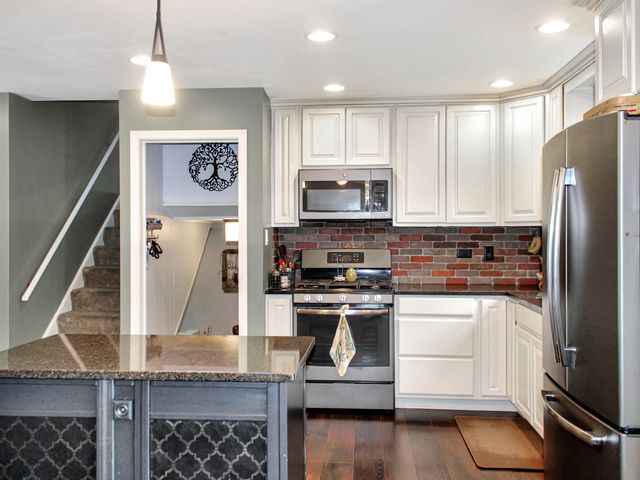 200 Inwood Drive, Joliet, IL 60435